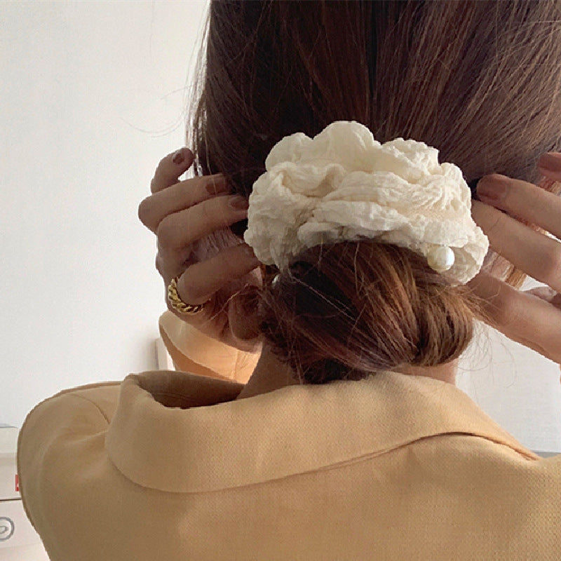 Pleated Seersucker Cream Pearl Large Intestine Ring