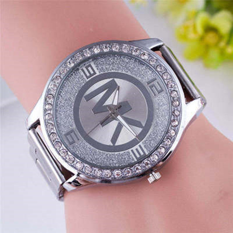 Alloy Diamond Fashion Trend Steel Band Men's Watch