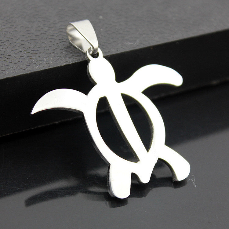 Turtle pendant necklace