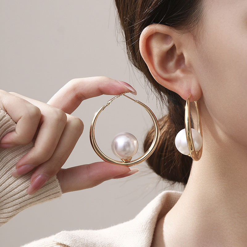 Simple Pearl And Circle Earrings Fashion