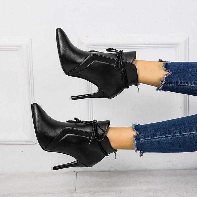 Stiletto pointed toe lace-up single boots