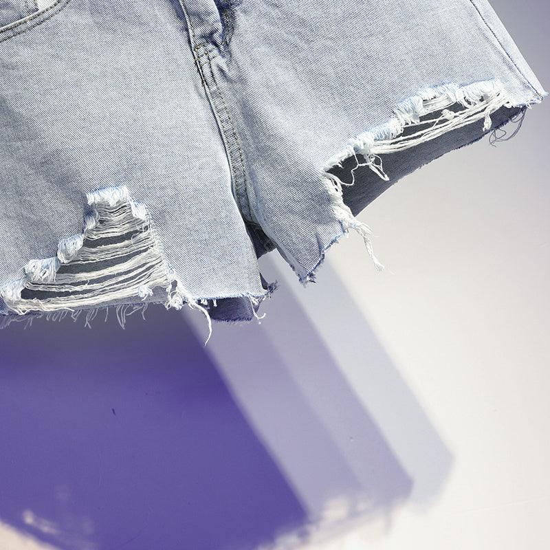 Denim shorts with contrast pockets