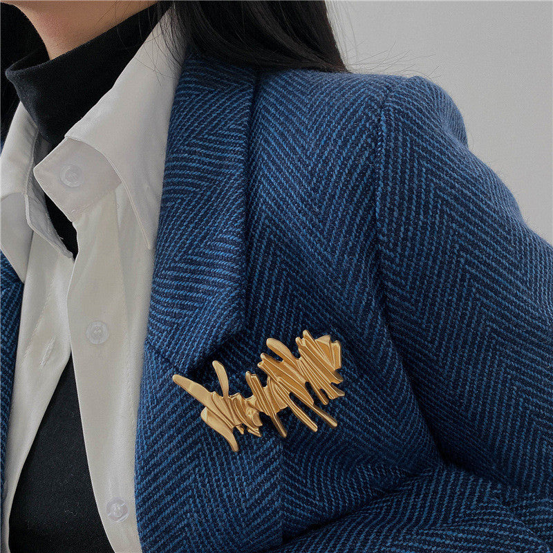 Retro Asian Gold Corsage Brooch For Women