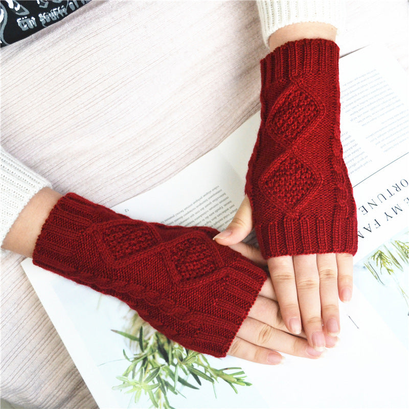 Cute fingerless diamond check gloves