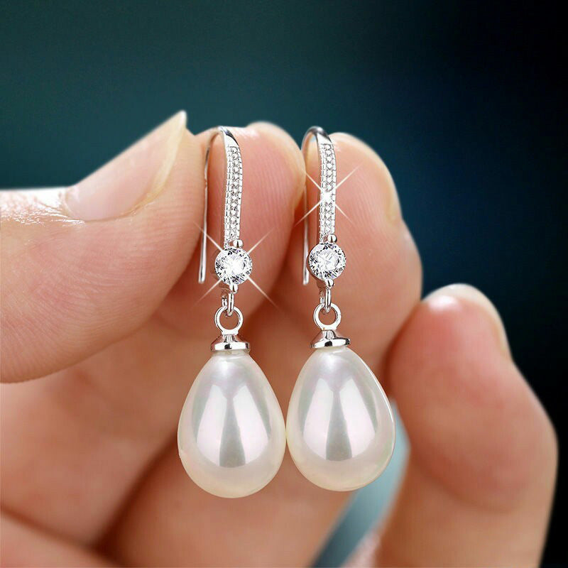 Women's Elegant Drop-shaped Imitation Pearl Long Earrings